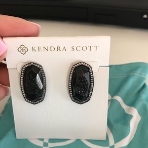 KENDRA SCOTT BLACK EARRINGS